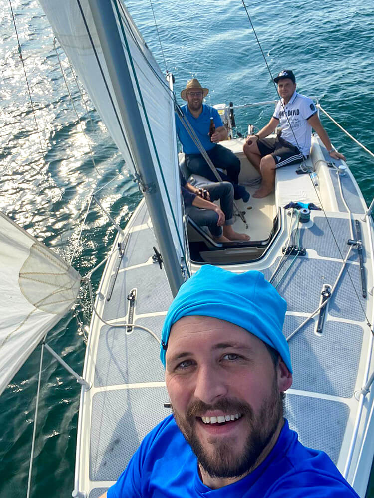 Team beim Segeln